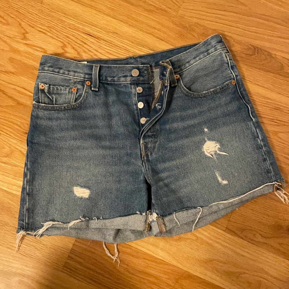 Levi’s 501 cut off denim shorts